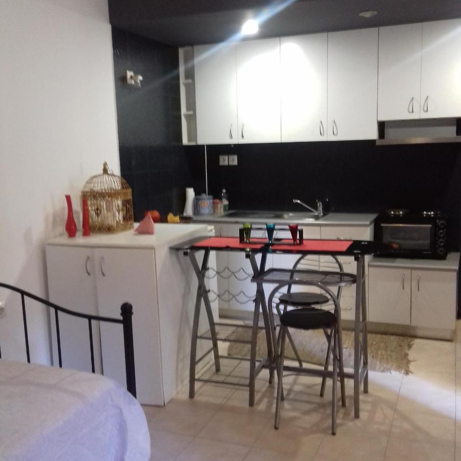 Quiet Studio Near To The Airport 1 Heraklion Exteriör bild